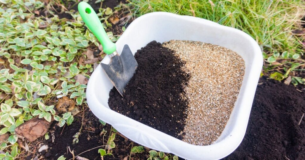 mixing soil amendments in bucket